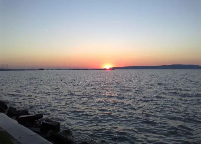 - Balaton 18389 * Balatonfenyves