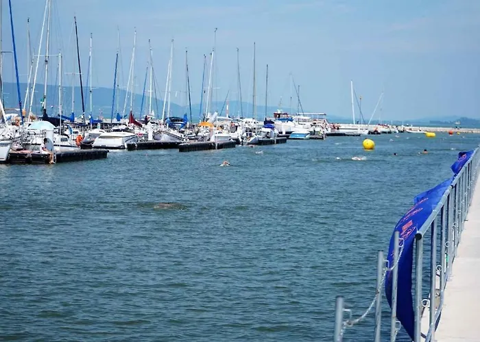 - Balaton 18389 Apartamento Balatonfenyves