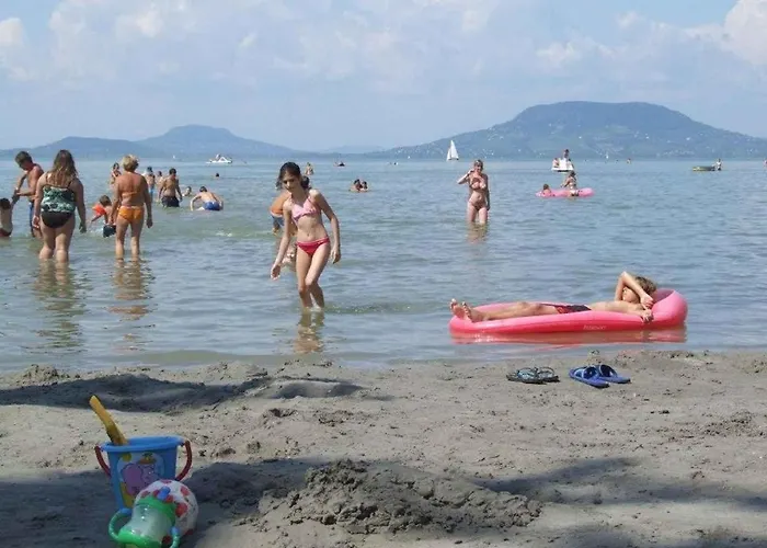 - Balaton 18389 Balatonfenyves